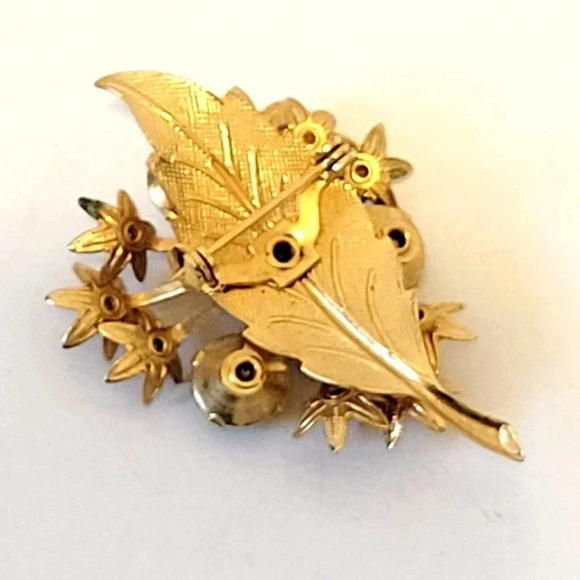 Heart Leaf Rhinestone Brooch Vintage MCM Green Gold Tone 2" x 1.5" - Picture 2 of 2